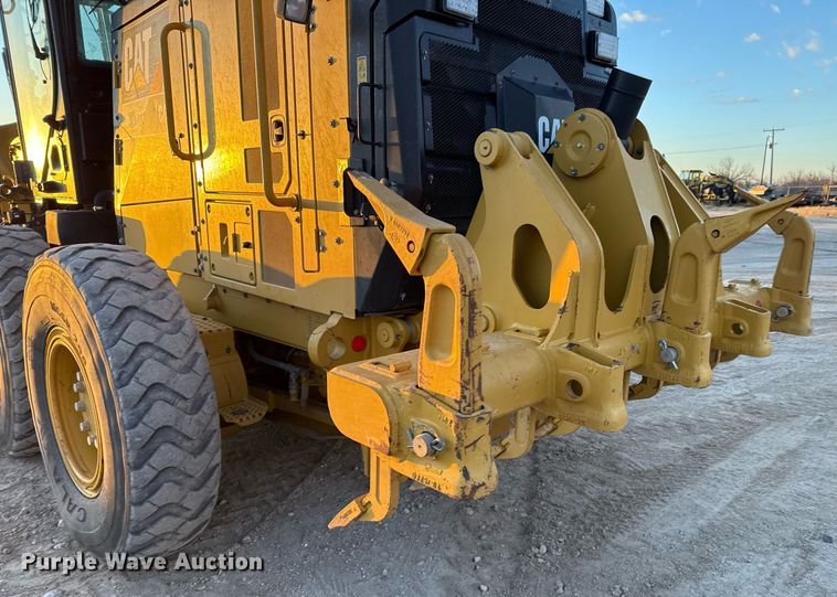 image for item DO2657 2019 Caterpillar 140M3 motor grader