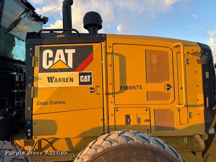 image for item DO2657 2019 Caterpillar 140M3 motor grader