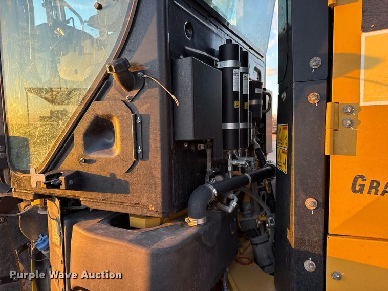 image for item DO2657 2019 Caterpillar 140M3 motor grader