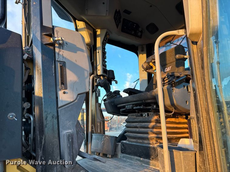 image for item DO2657 2019 Caterpillar 140M3 motor grader