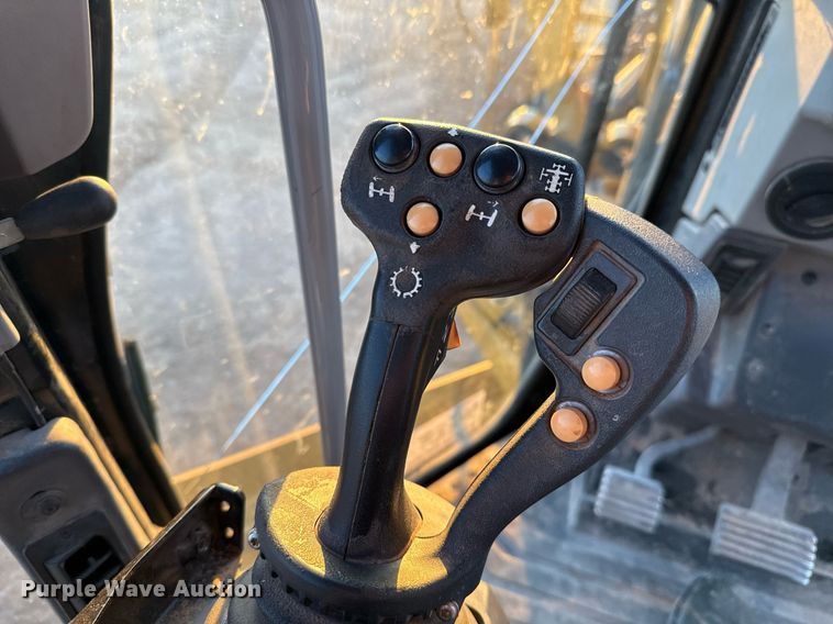 image for item DO2657 2019 Caterpillar 140M3 motor grader