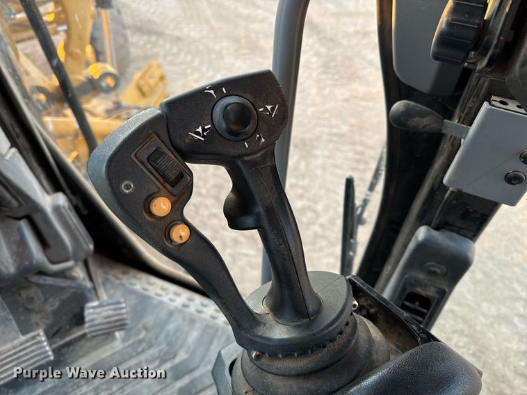 image for item DO2657 2019 Caterpillar 140M3 motor grader