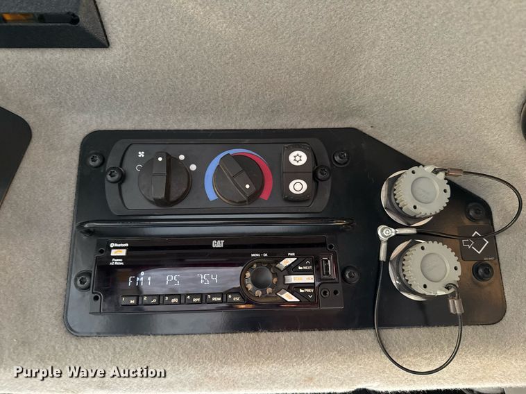 image for item DO2657 2019 Caterpillar 140M3 motor grader