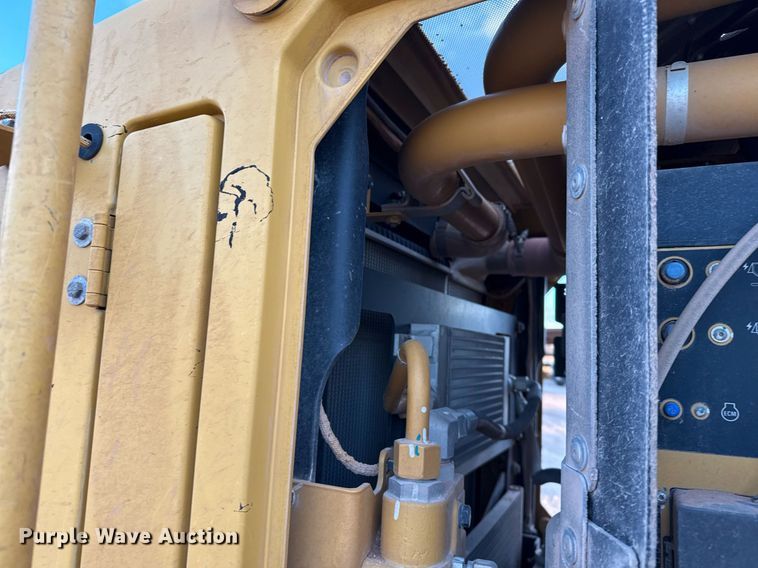 image for item DO2657 2019 Caterpillar 140M3 motor grader