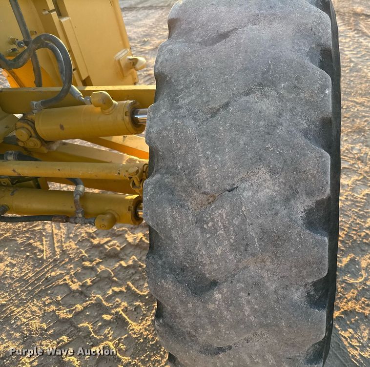 image for item DO2657 2019 Caterpillar 140M3 motor grader