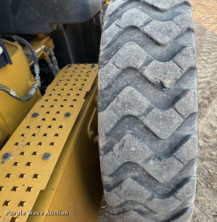 image for item DO2657 2019 Caterpillar 140M3 motor grader