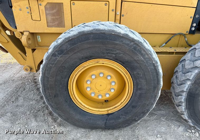 image for item DO2657 2019 Caterpillar 140M3 motor grader