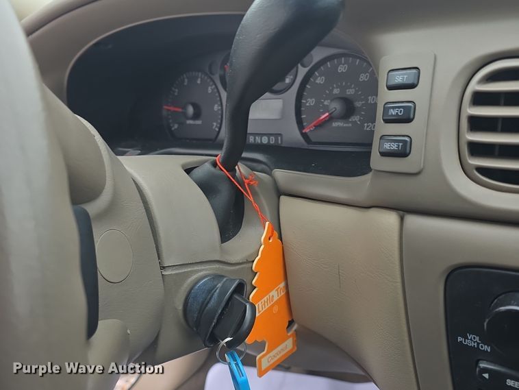 image for item DO7747 2007 Ford Taurus SE 