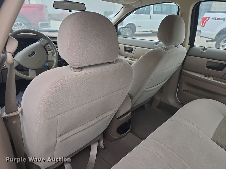 image for item DO7747 2007 Ford Taurus SE 