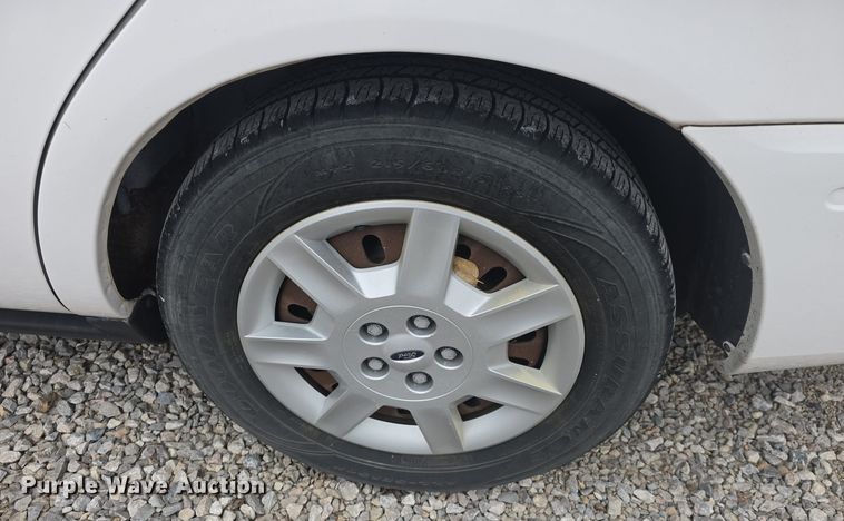 image for item DO7747 2007 Ford Taurus SE 