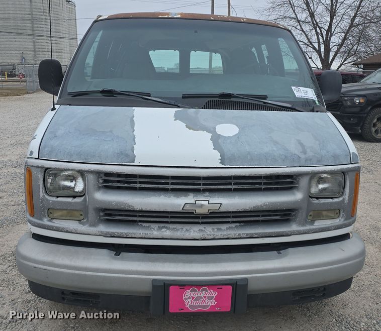 image for item DO7748 2002 Chevrolet Express 1500 