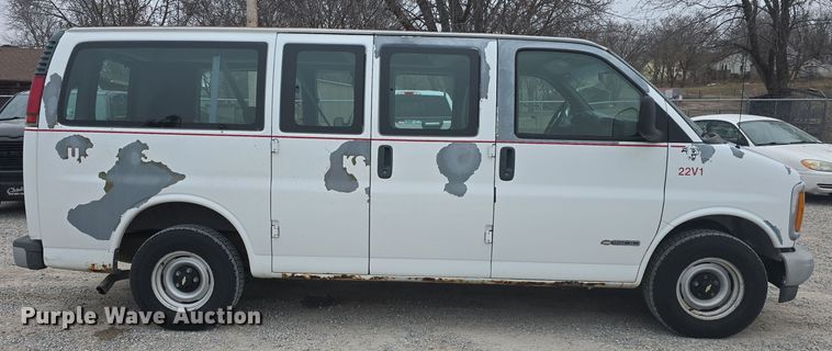 image for item DO7748 2002 Chevrolet Express 1500 