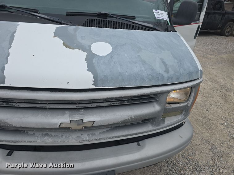 image for item DO7748 2002 Chevrolet Express 1500 