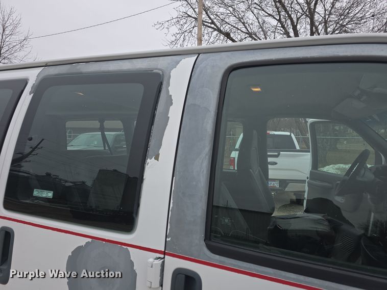 image for item DO7748 2002 Chevrolet Express 1500 