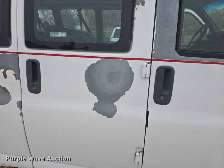 image for item DO7748 2002 Chevrolet Express 1500 