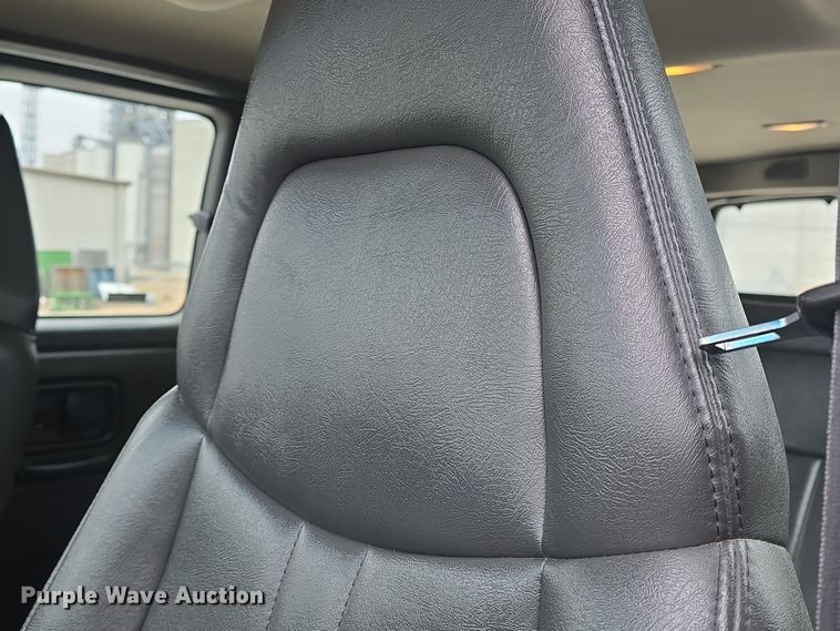 image for item DO7748 2002 Chevrolet Express 1500 