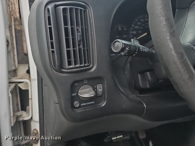 image for item DO7748 2002 Chevrolet Express 1500 