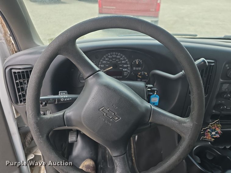 image for item DO7748 2002 Chevrolet Express 1500 