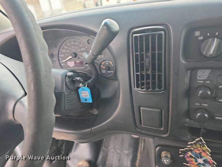 image for item DO7748 2002 Chevrolet Express 1500 