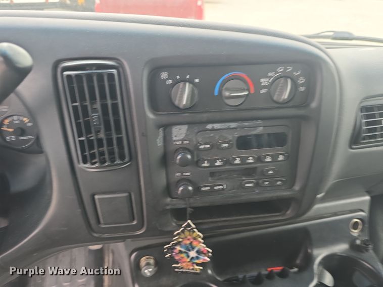 image for item DO7748 2002 Chevrolet Express 1500 