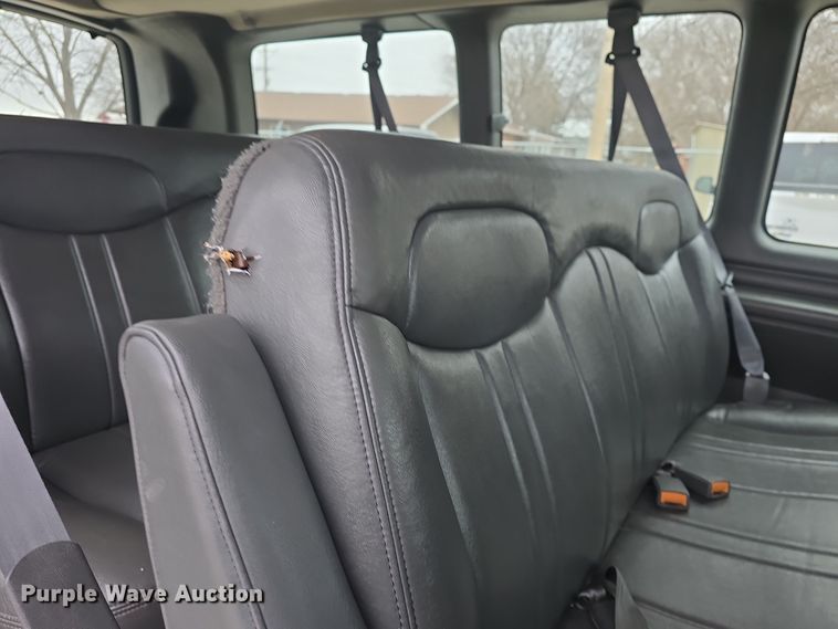 image for item DO7748 2002 Chevrolet Express 1500 