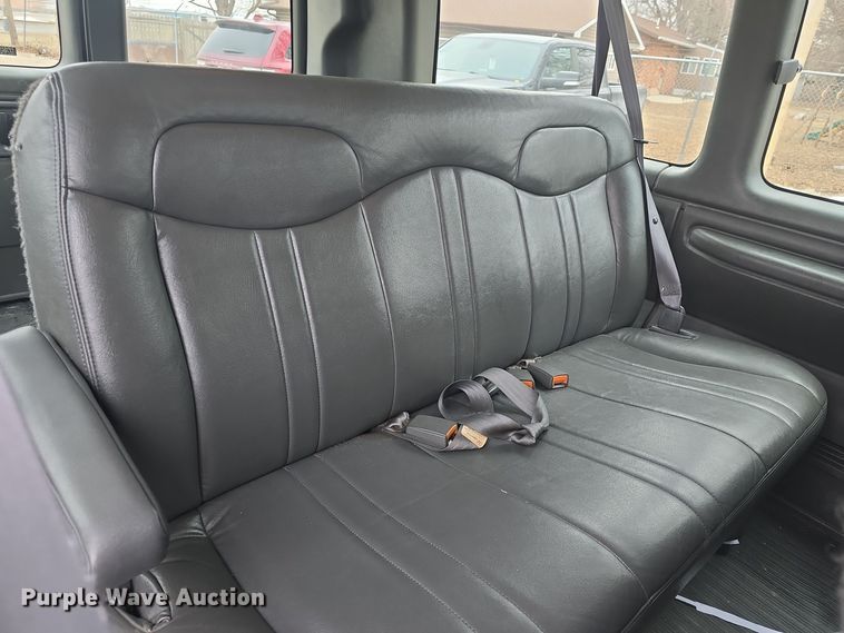 image for item DO7748 2002 Chevrolet Express 1500 