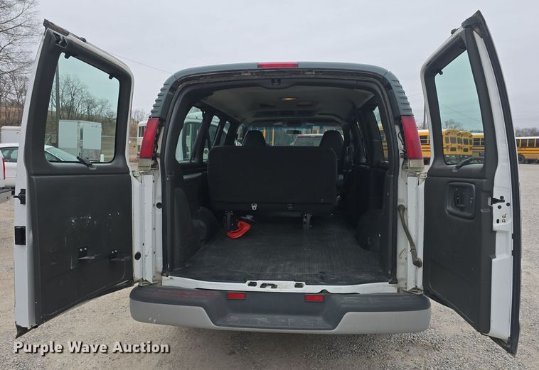 image for item DO7748 2002 Chevrolet Express 1500 