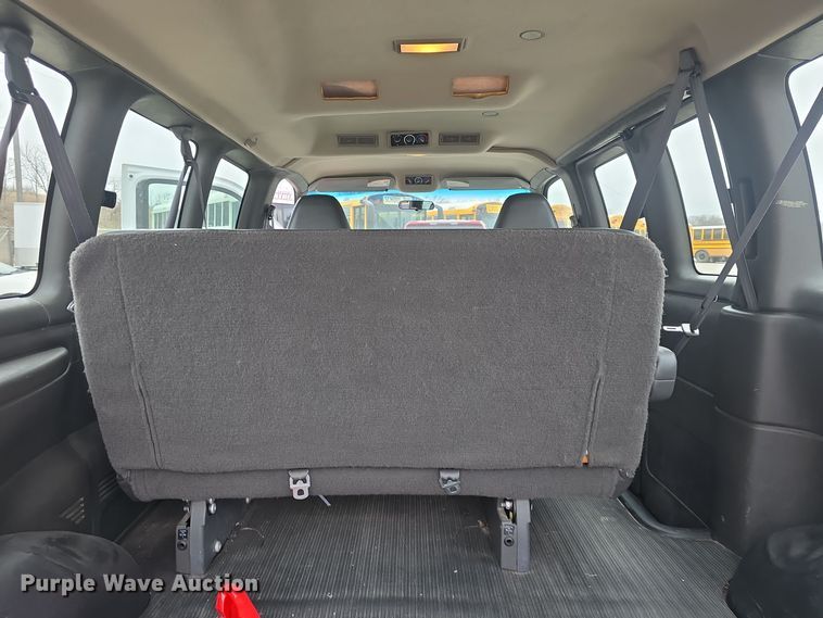 image for item DO7748 2002 Chevrolet Express 1500 