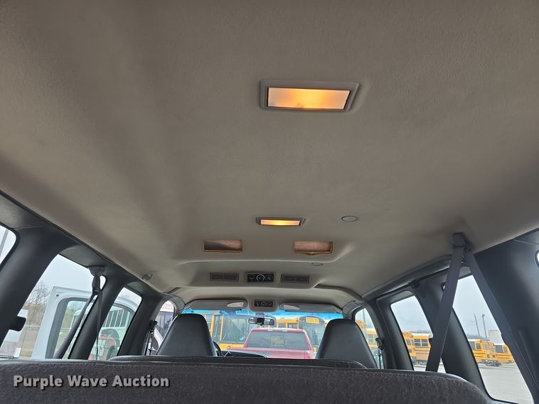 image for item DO7748 2002 Chevrolet Express 1500 