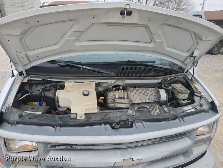 image for item DO7748 2002 Chevrolet Express 1500 