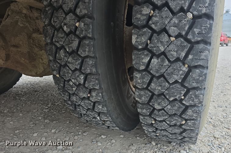 image for item DO7749 1999 Blue Bird  B7 school bus