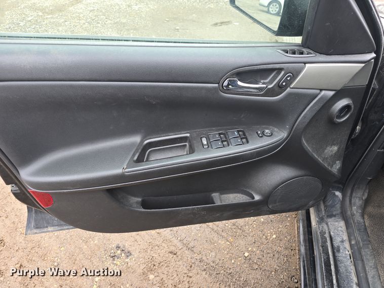 image for item DO7758 2016 Chevrolet Impala Police Cruiser 