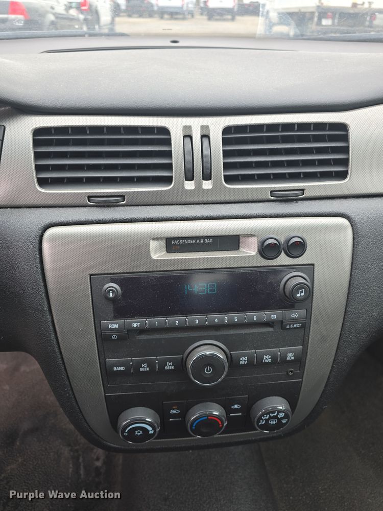 image for item DO7758 2016 Chevrolet Impala Police Cruiser 