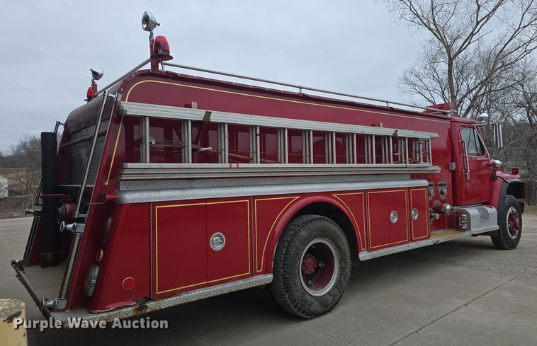 image for item DO7766 1982 International S1900 pumper fire truck