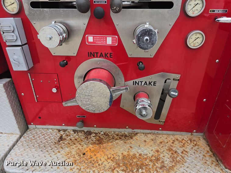 image for item DO7766 1982 International S1900 pumper fire truck