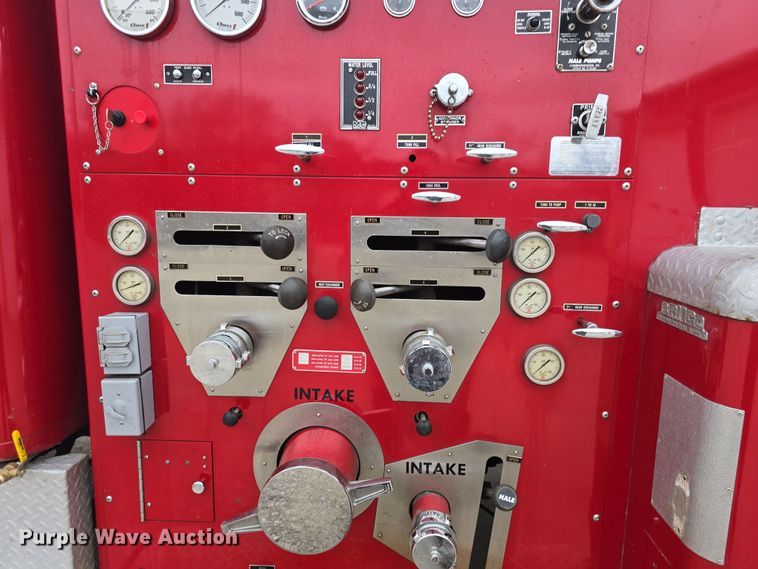 image for item DO7766 1982 International S1900 pumper fire truck