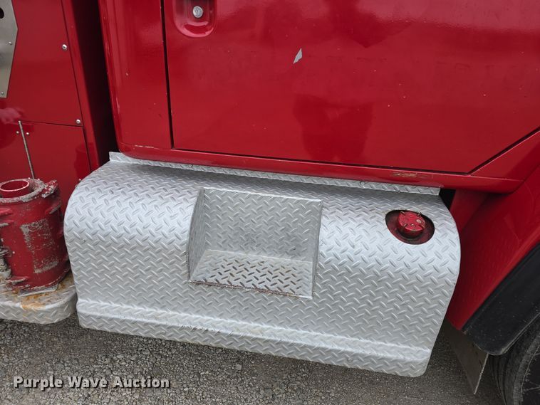 image for item DO7766 1982 International S1900 pumper fire truck