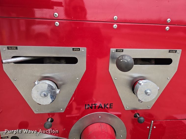 image for item DO7766 1982 International S1900 pumper fire truck