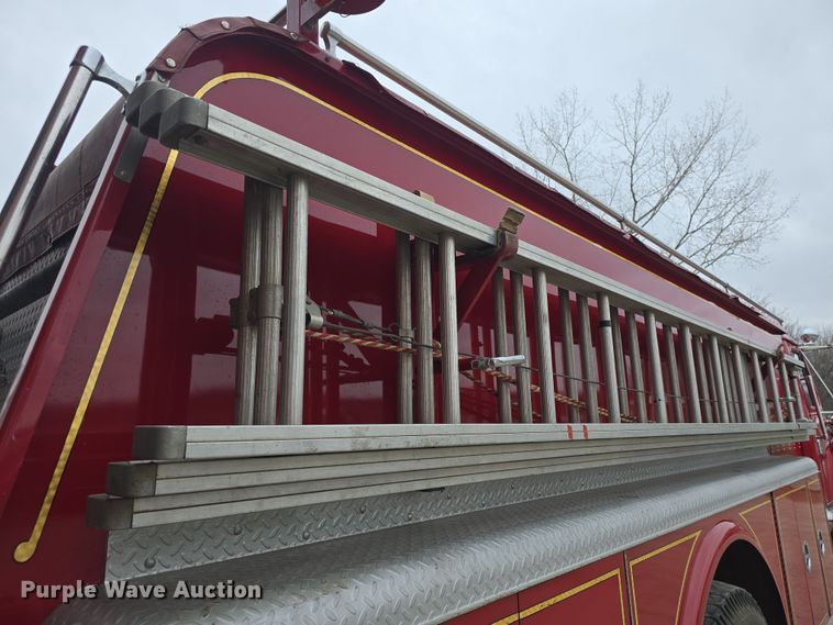 image for item DO7766 1982 International S1900 pumper fire truck