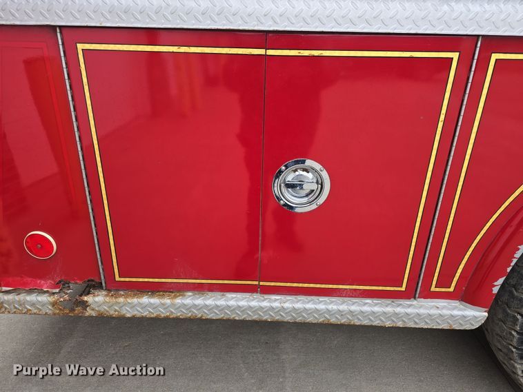 image for item DO7766 1982 International S1900 pumper fire truck