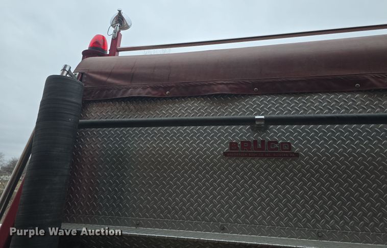 image for item DO7766 1982 International S1900 pumper fire truck