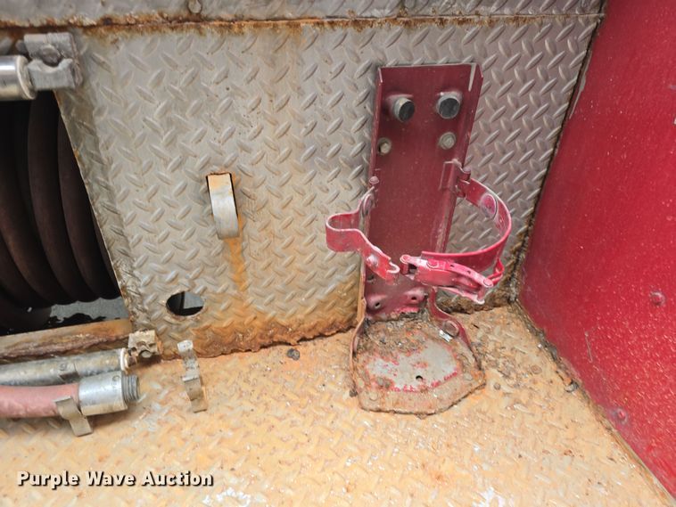 image for item DO7766 1982 International S1900 pumper fire truck