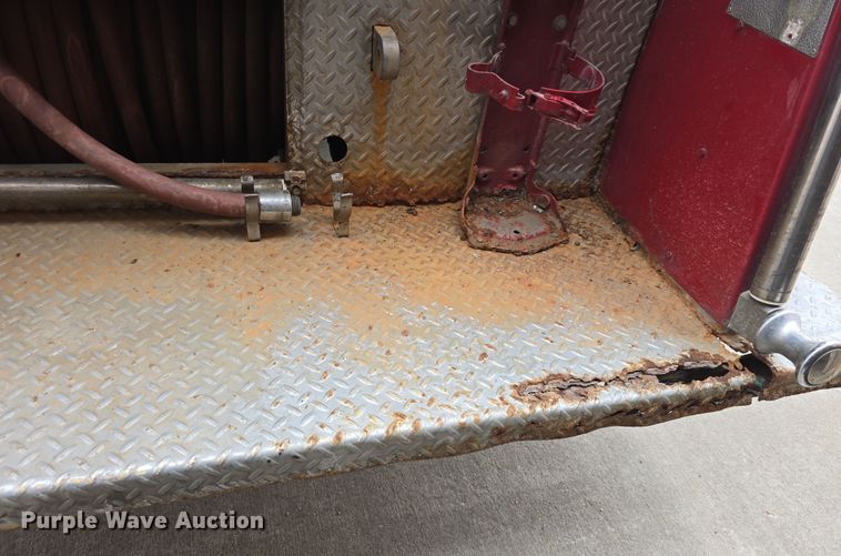 image for item DO7766 1982 International S1900 pumper fire truck