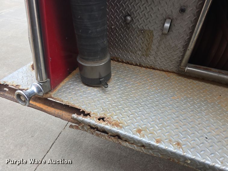 image for item DO7766 1982 International S1900 pumper fire truck