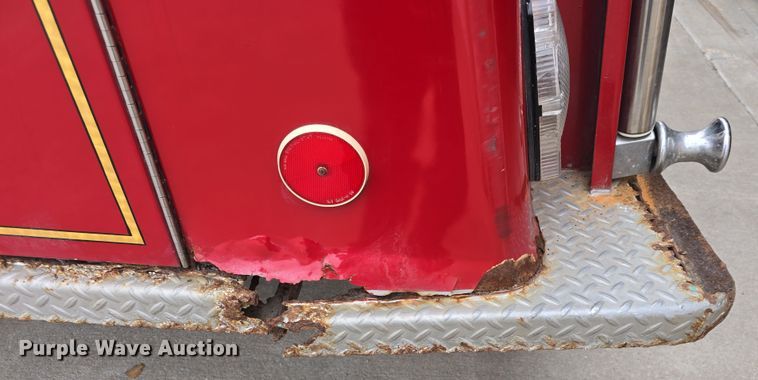 image for item DO7766 1982 International S1900 pumper fire truck