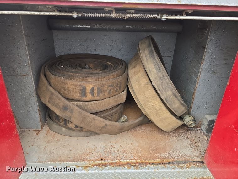 image for item DO7766 1982 International S1900 pumper fire truck