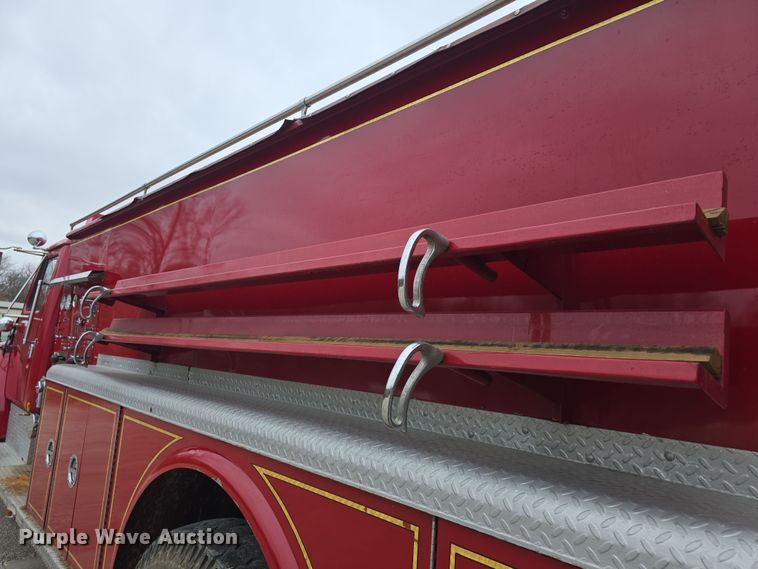 image for item DO7766 1982 International S1900 pumper fire truck