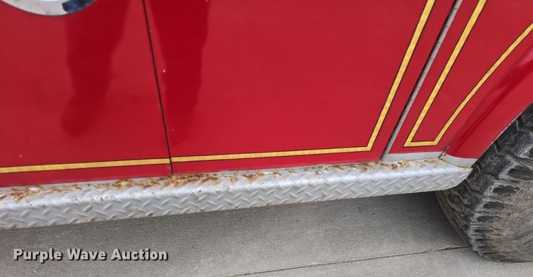 image for item DO7766 1982 International S1900 pumper fire truck