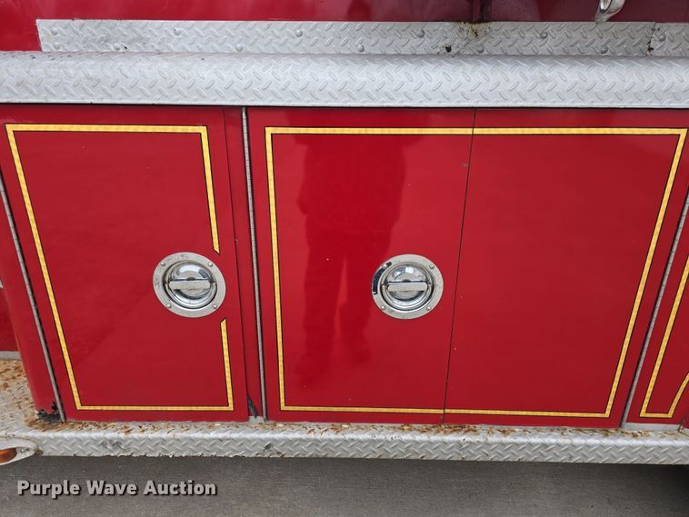 image for item DO7766 1982 International S1900 pumper fire truck