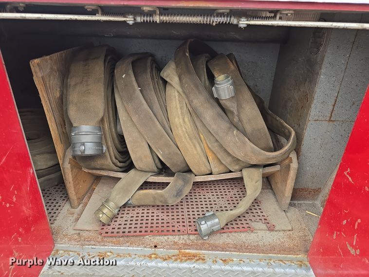 image for item DO7766 1982 International S1900 pumper fire truck